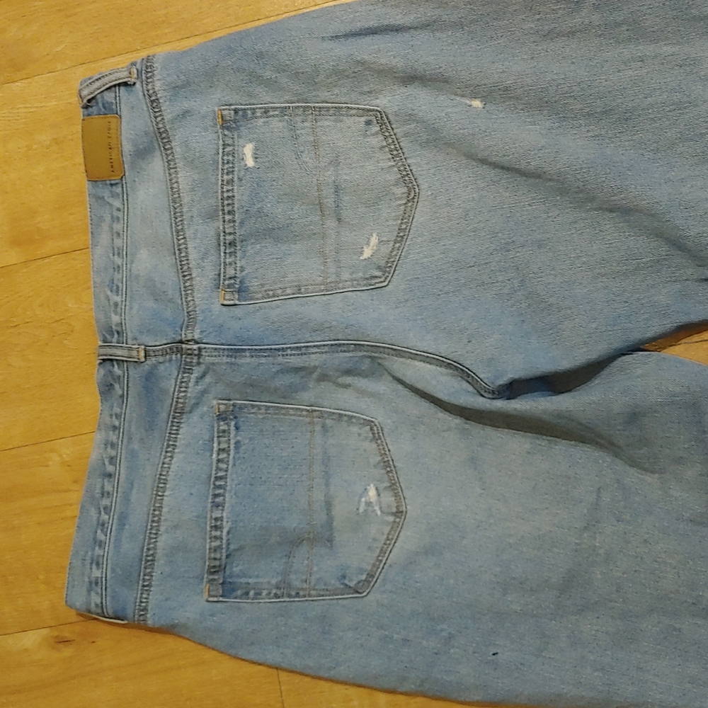 AE Ripped Mom Jean - Picture 9 of 10